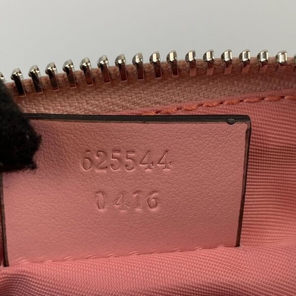NWT Gucci GG Marmont Cosmetic Pouch in Pink Quilted Chevron Leather - Picture 9 of 11